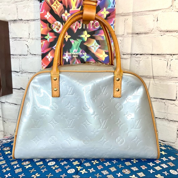 Louis Vuitton Ice blue Vernis Tompkins shoulder bag and scarf - Picture 2 of 16
